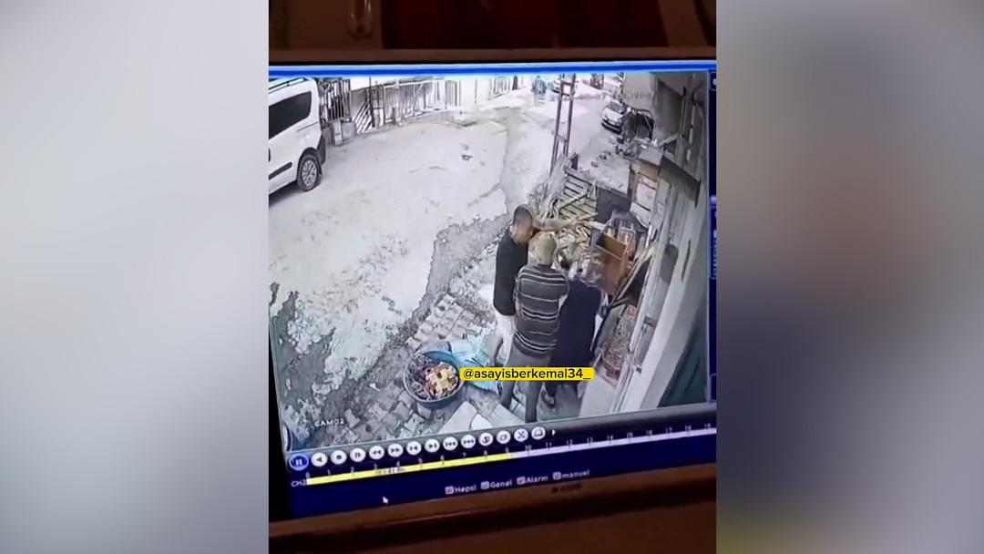 Infial yaratan görüntü! Tepki yağmur yağıyor: Baba ve oğlu 70 yaşındaki kadın böyle ... Sebep 5'ten vazgeçti