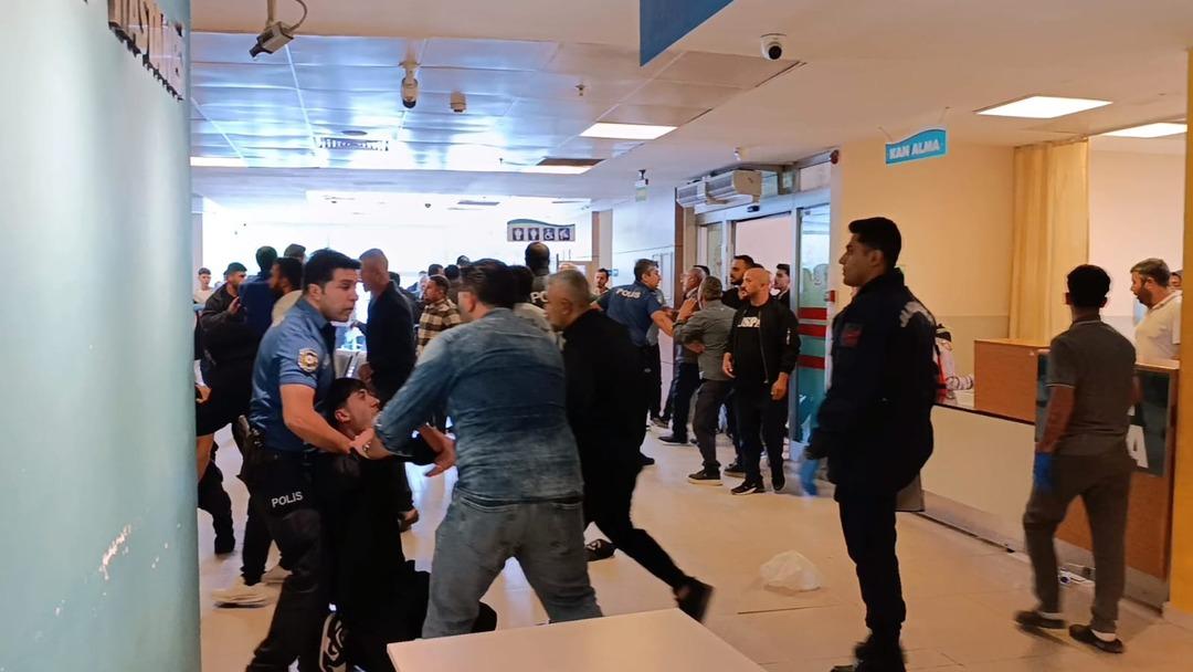 Kan bir mücadelede çantaya aktı! Hastane ile kafası karıştı, takviye ekiplerine 2 gönderildi