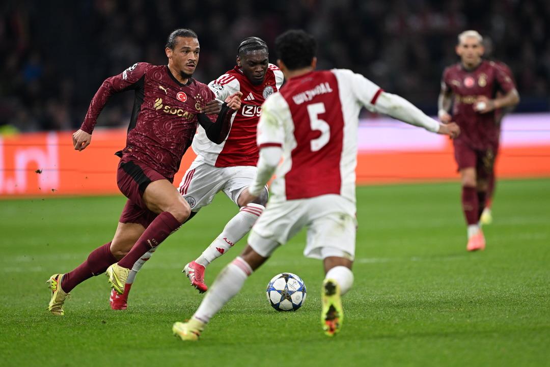 Nihat Kahveci, Galatasaray'ın UEFA Şampiyonlar Ligi'nde Ajax'ı yenmesinin ardından Galatasaray'ı övmeden duramadı: Ne gördük? 2