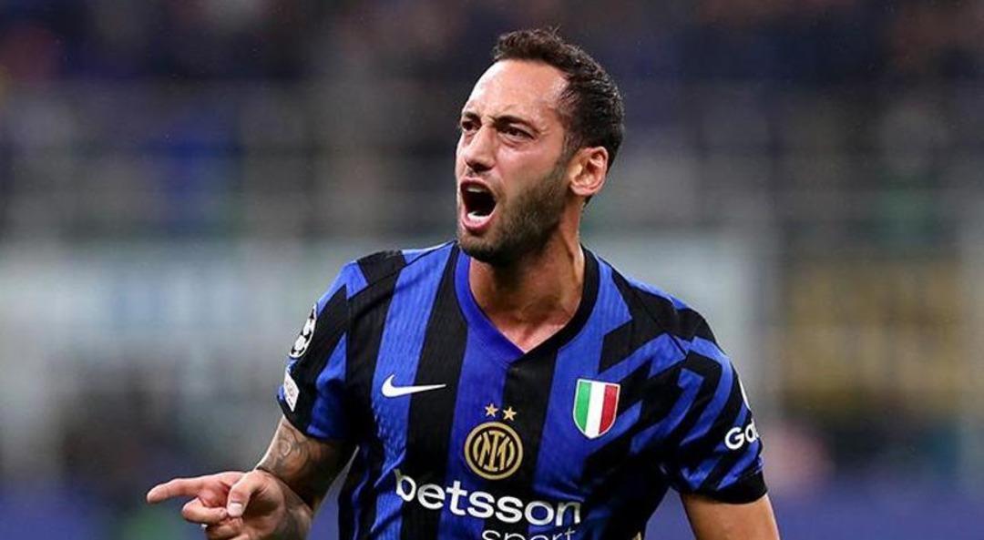 Ekim ayında İtalya Serie A'daki performansıyla dikkat çeken Hakan Çalhanoğlu'na özel ödül! 2